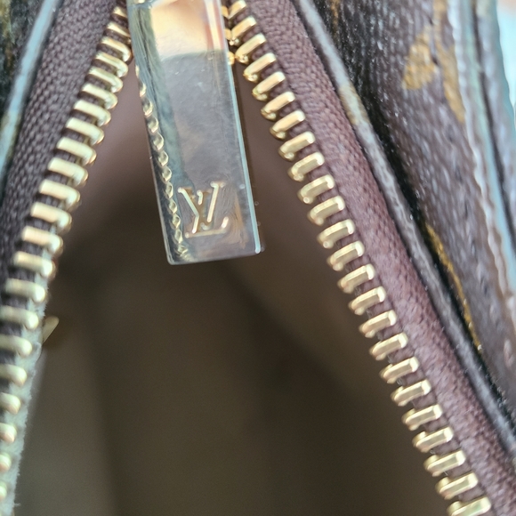 Louis Vuitton GM Looping Bag - Picture 13 of 16